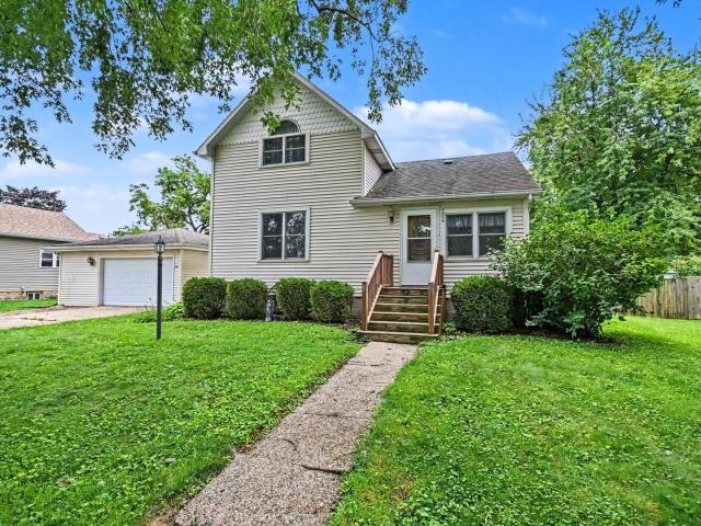 House for sale in Grant Park, Illinois