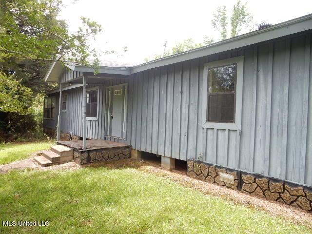 House for sale in Forest, Scott County