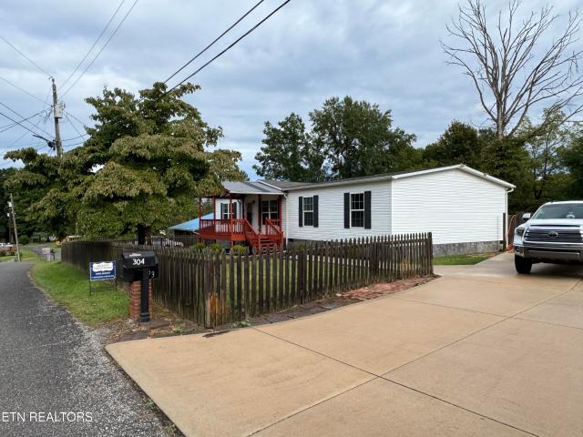 House for sale in Grove, Wartburg