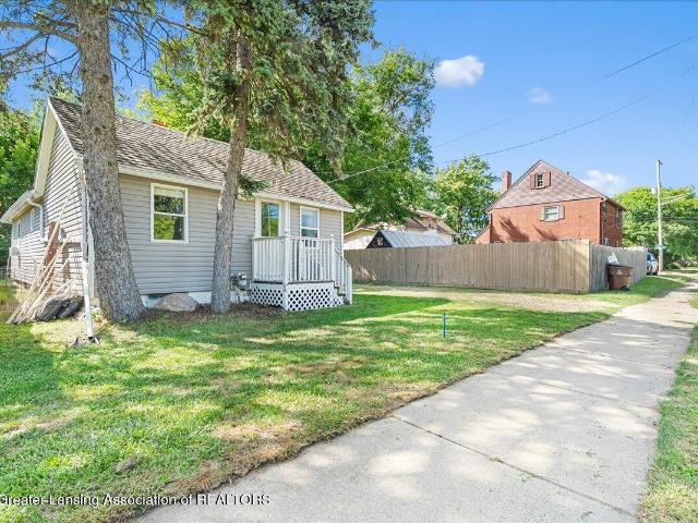 House for sale in St. Johns, Clinton County