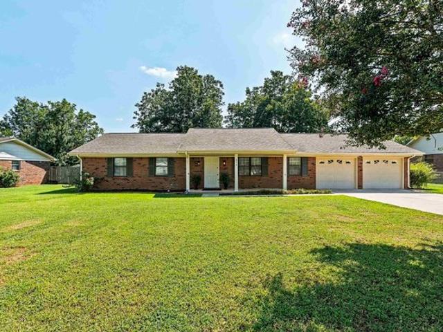 House for sale in East Haven, Muscle Shoals