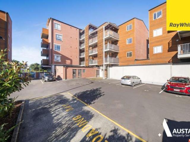 Apartment for rent in Paremoremo, Oroua County