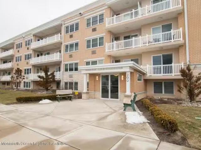 Condo for rent in Lakewood