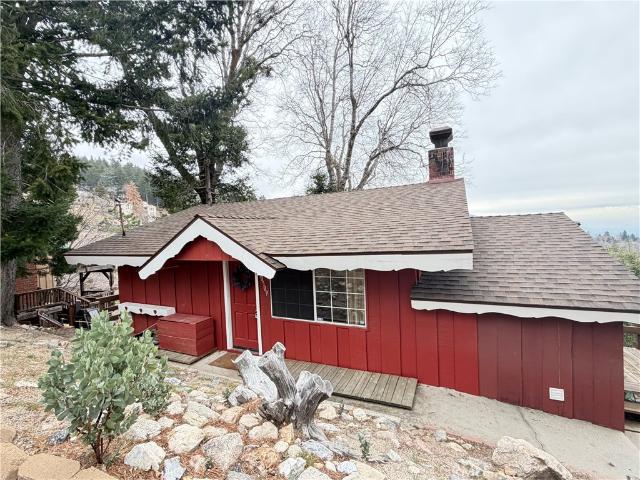 House for sale in Green Valley Lake, California