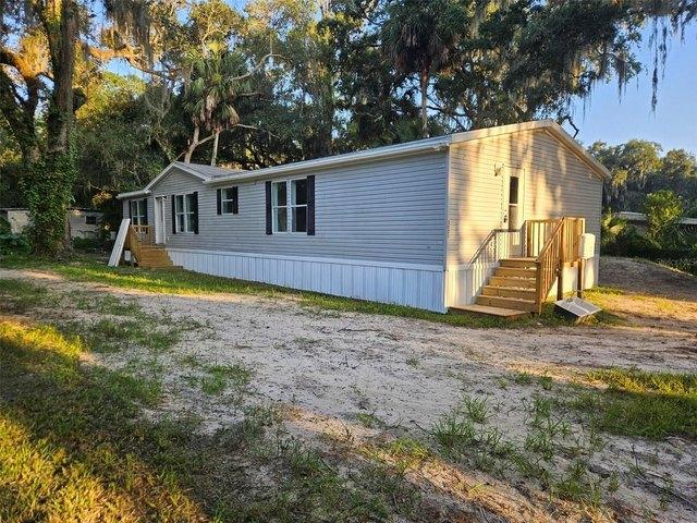 House for sale in Lake Panasoffkee, Florida