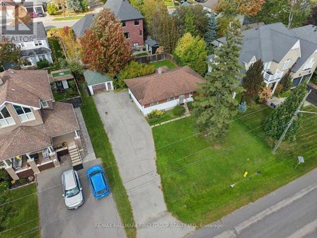 House for sale in Pickering Beach, Ajax