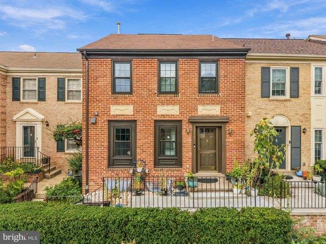 Townhouse for sale in Virginia