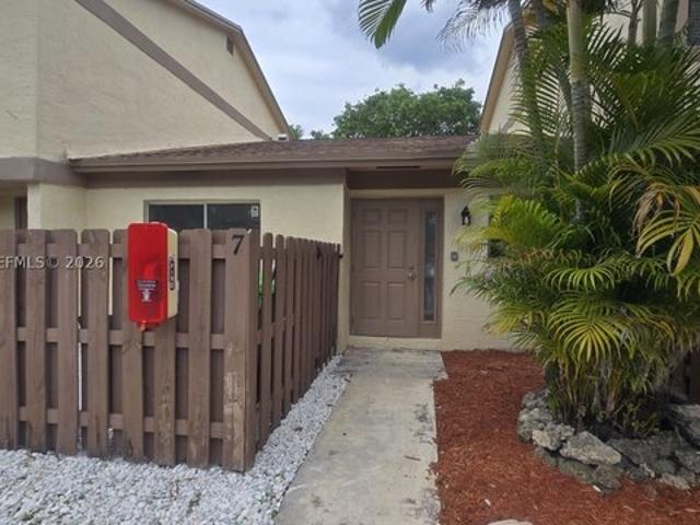 Townhouse for sale in Sunrise, Florida