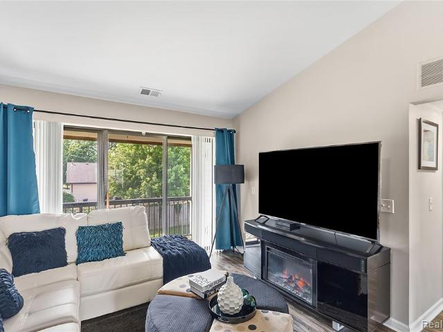 Condo for sale in Roseville, Michigan