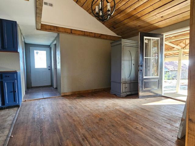 House for sale in Spruce Pine, Alabama