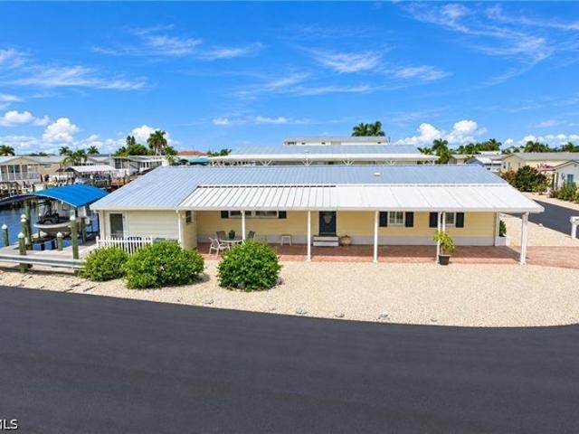 House for sale in Saint James Mobile Home Park, Saint James City