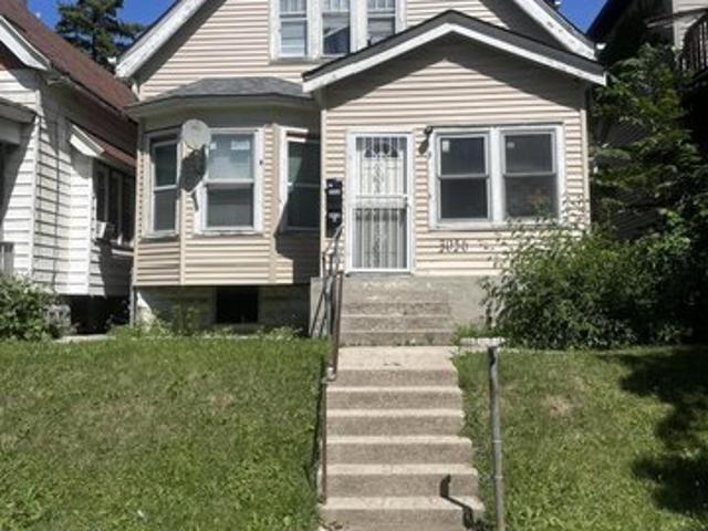 House for sale in Milwaukee, Wisconsin