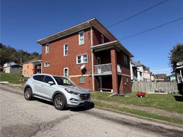 House for sale in Holidays Cove, Weirton
