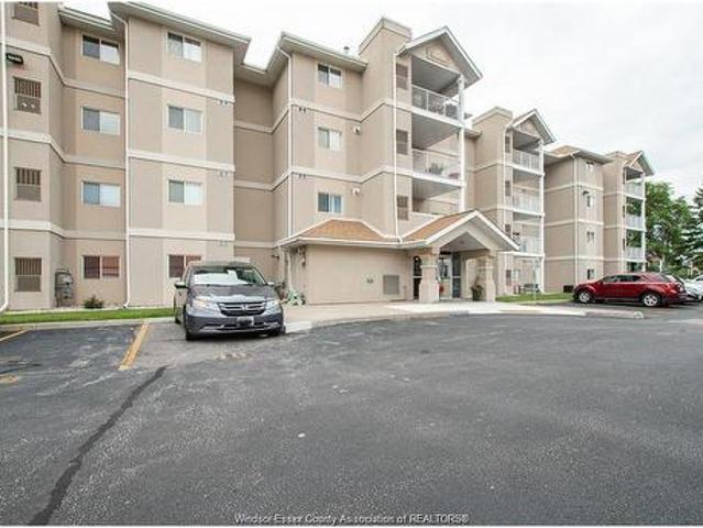 Condo for sale in South Windsor, Windsor