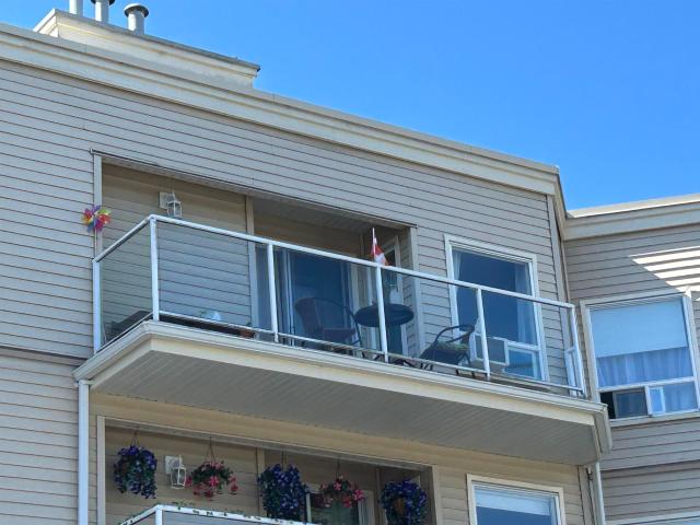 Apartment for sale in Surrey, British Columbia
