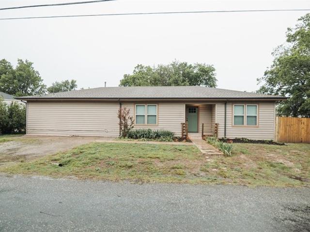 House for sale in Tom Bean, Texas