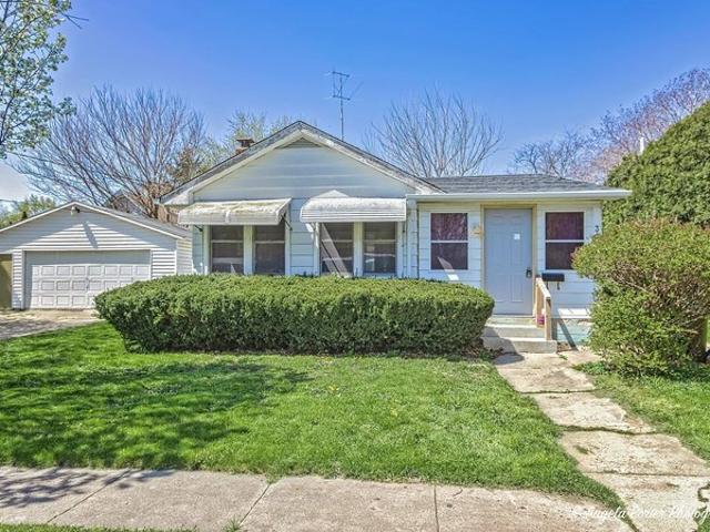 House for sale in Mchenry, Illinois