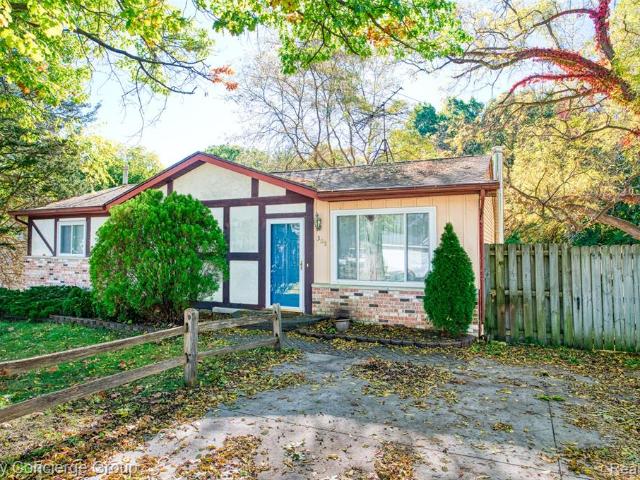 House for sale in Brighton, Livingston County