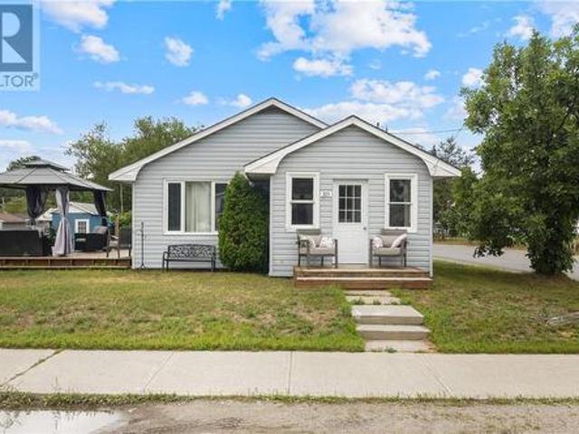 House for sale in Sables-spanish Rivers, Ontario