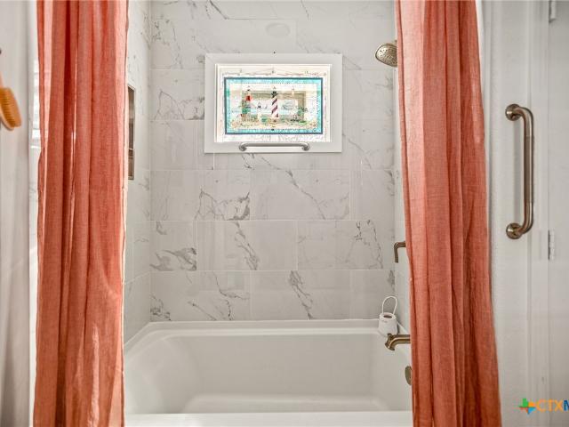 House for sale in Calhoun, Texas