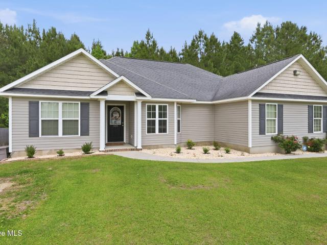 House for sale in Maysville, North Carolina