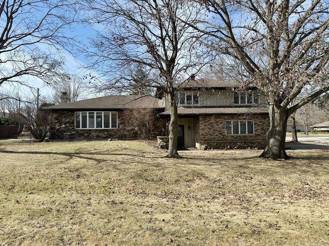 House for sale in New Lenox, Illinois