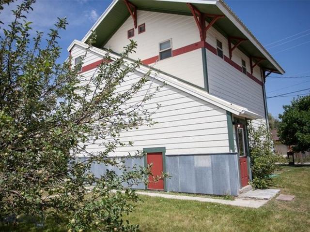 House for sale in Manhattan, Montana