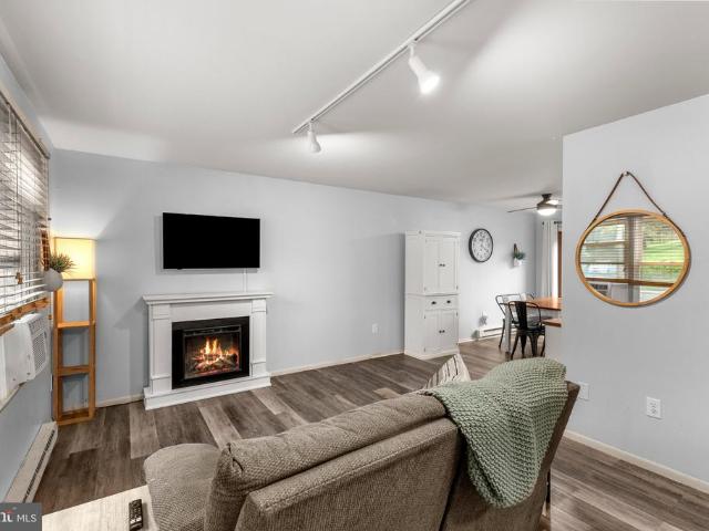 Townhouse for sale in Akron, Pennsylvania