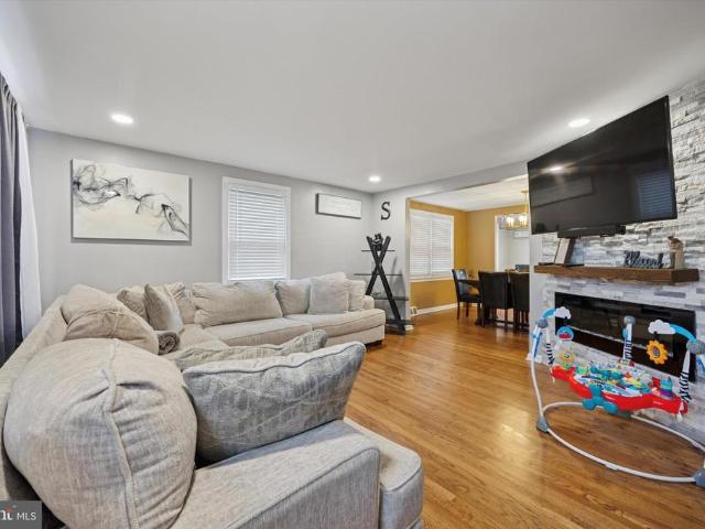 Townhouse for sale in Sharon Hill