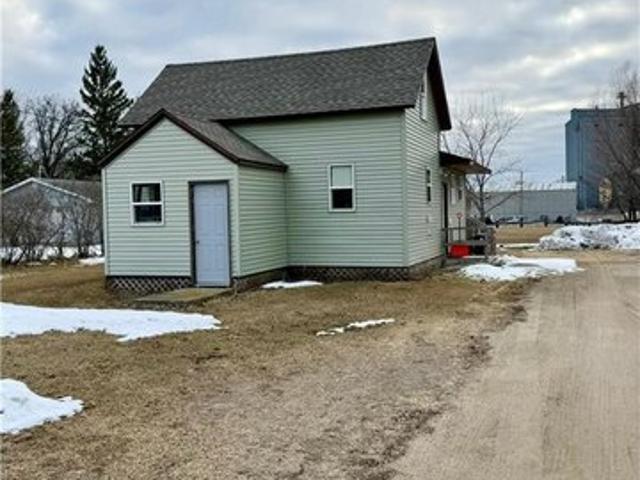 House for sale in Karlstad, Minnesota