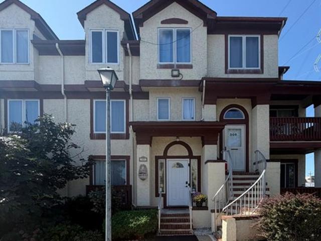 Townhouse for sale in Woodbridge, Woodbridge Township