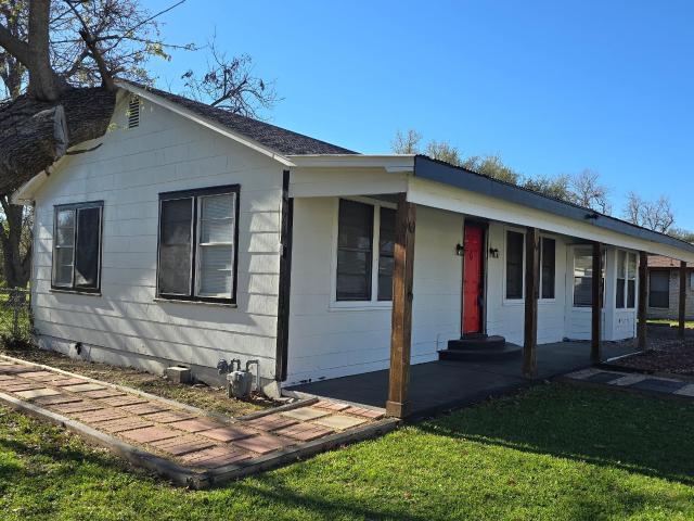 House for sale in Milam, Texas