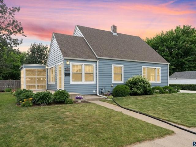 House for sale in Beresford, South Dakota