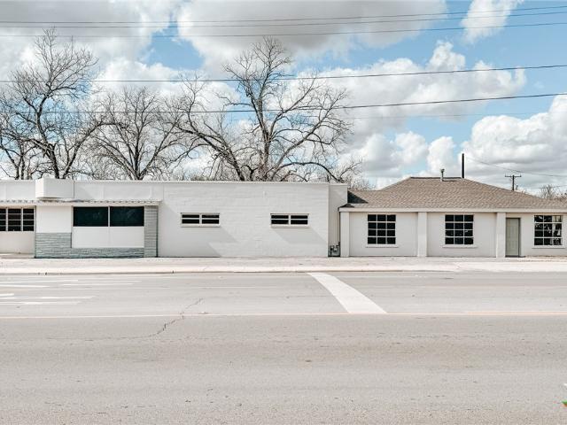 Commercial for sale in Victoria