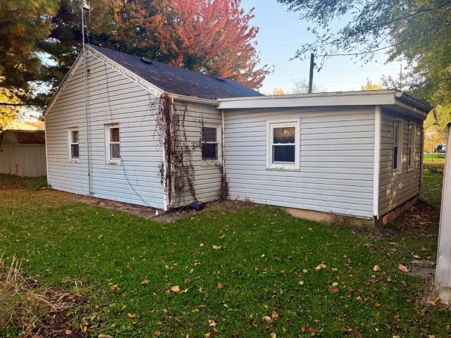 House for sale in Dixon, Lee County