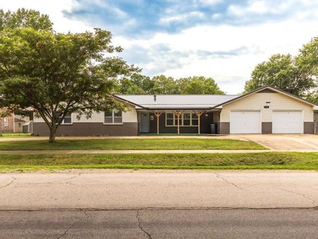 House for sale in Green Ridge, Missouri