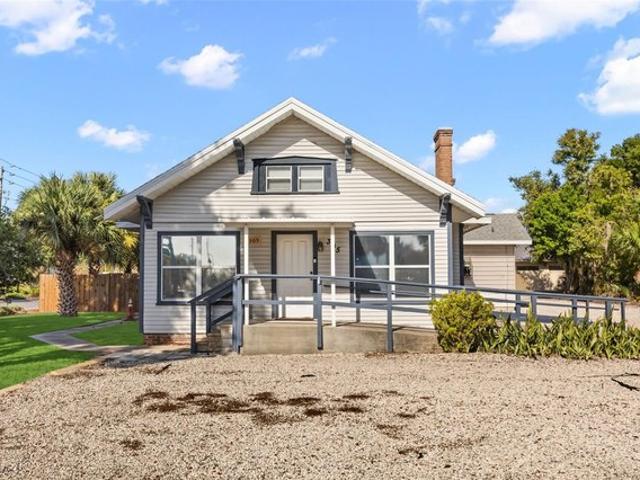 House for sale in Tavares, Lake County