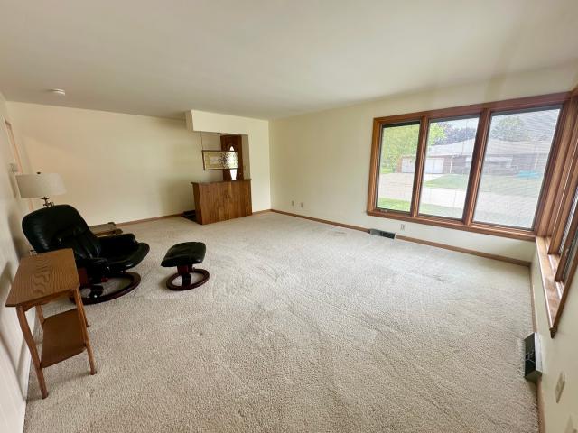 House for sale in Mchenry, Illinois