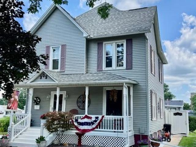 House for sale in Abingdon, Illinois