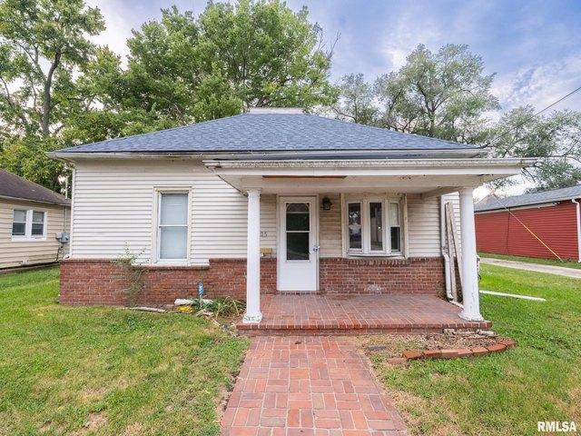 House for sale in Pekin, Illinois