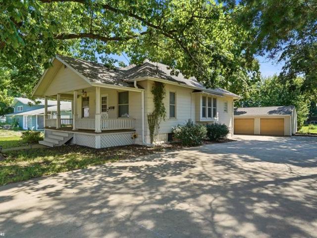 House for sale in New London, Iowa
