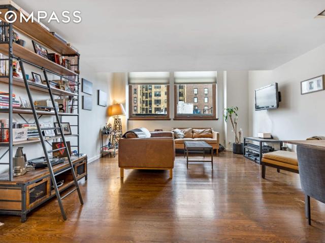 Condo for sale in Manhattan Community Board 6, New York