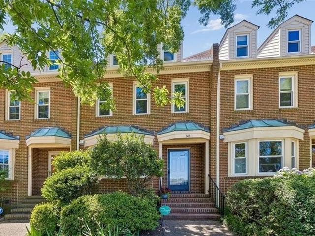 Townhouse for sale in Virginia