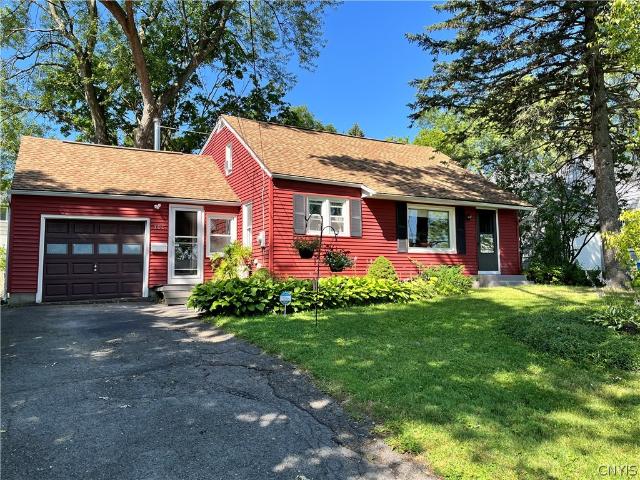 House for sale in Jamesville, New York