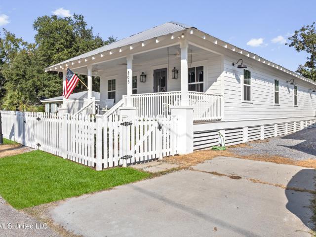 House for sale in Bay St. Louis, Hancock County
