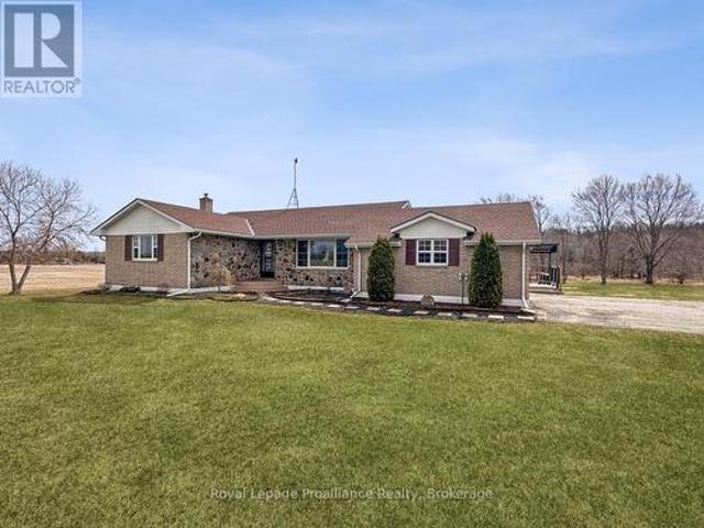 House for sale in Ontario