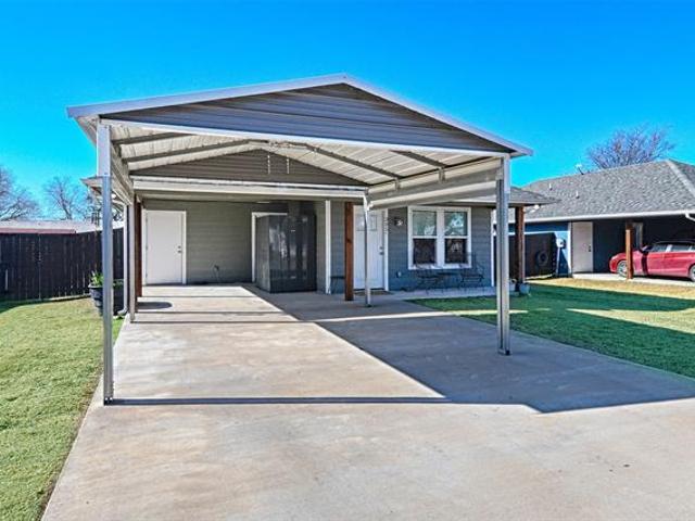 House for sale in Leonard
