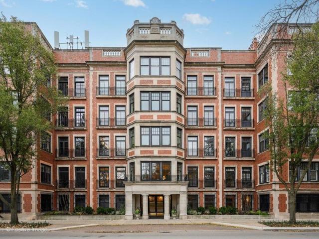 Duplex for sale in Chicago