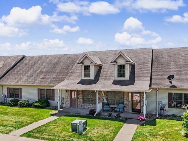 Townhouse for sale in Blue Grass, Iowa