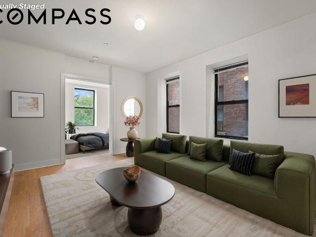 Condo for sale in Manhattan Community Board 10, New York